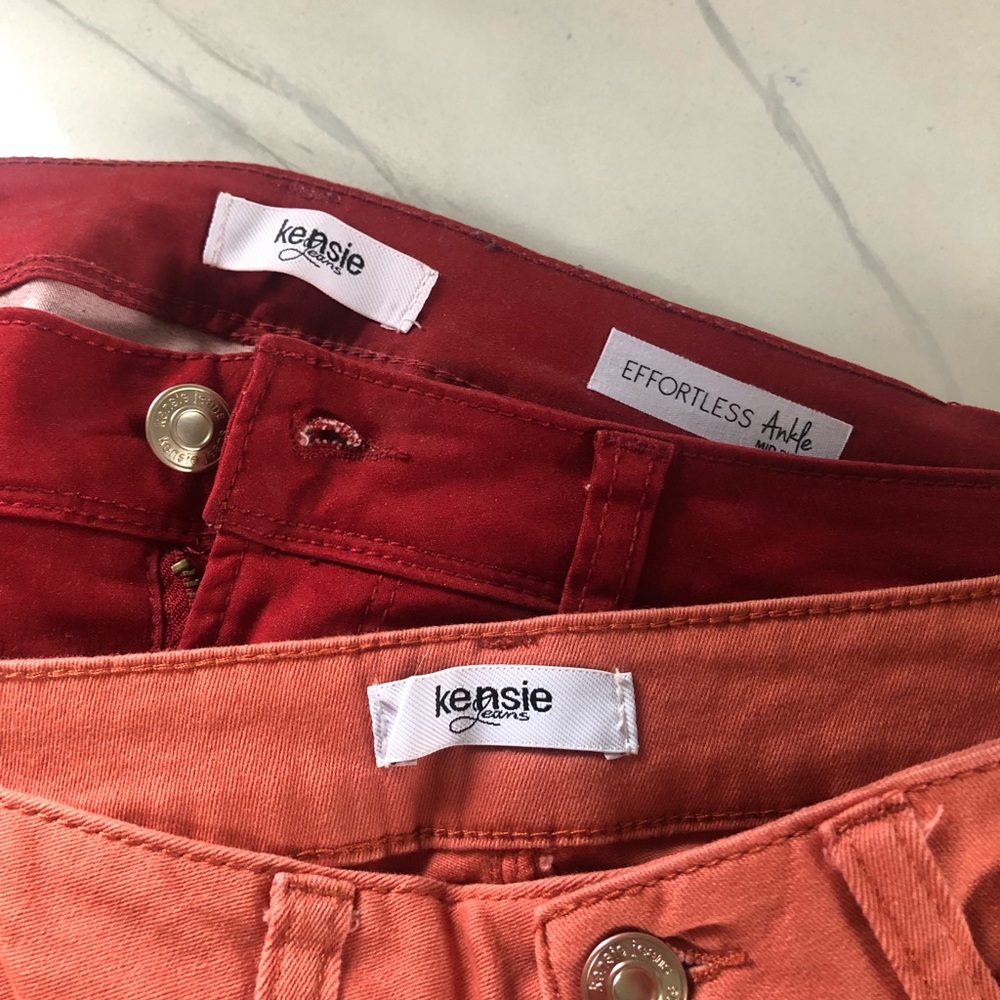 Two pairs of kensie effortless ankle jeans